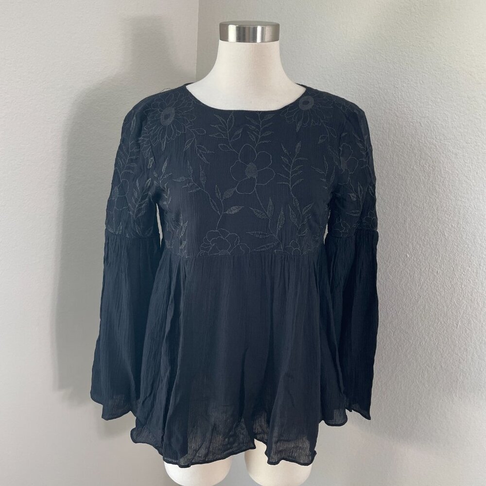 NEW DO+BE Womens Small Black Bell Sleeve Embroidered Boho Babydoll Blouse Top